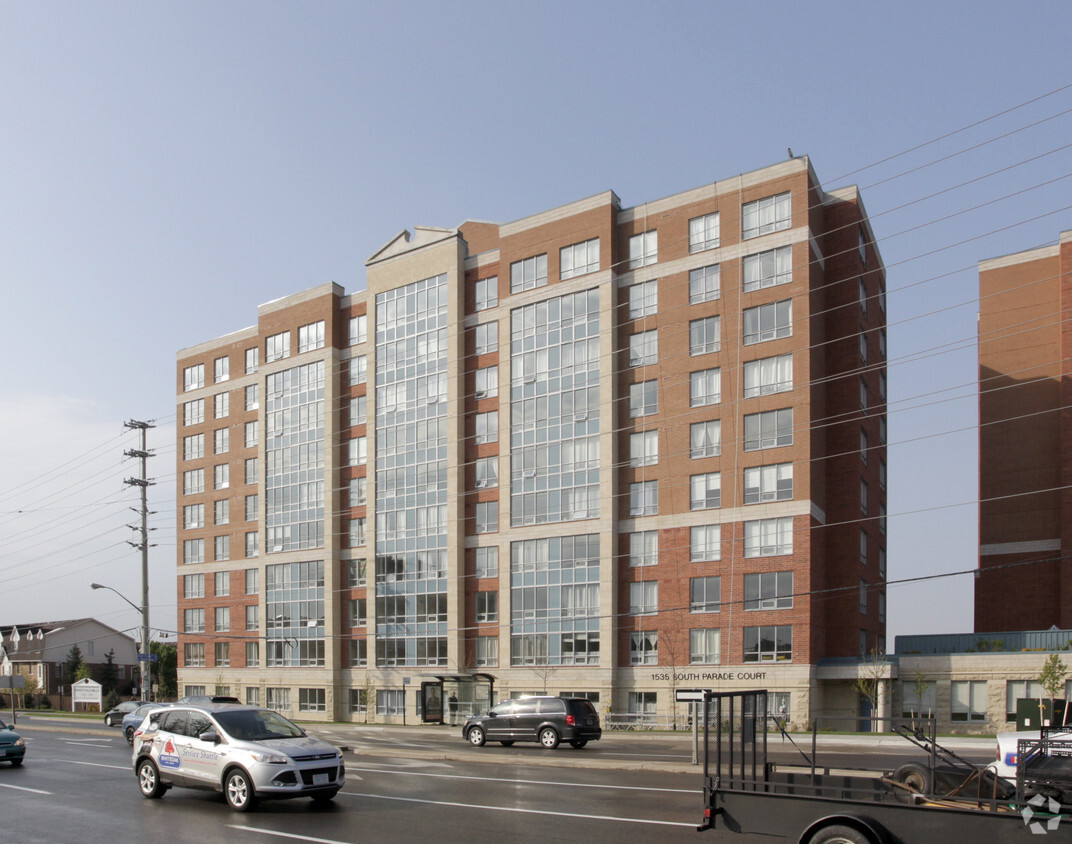 Building Photo - 1535 S Parade Ct