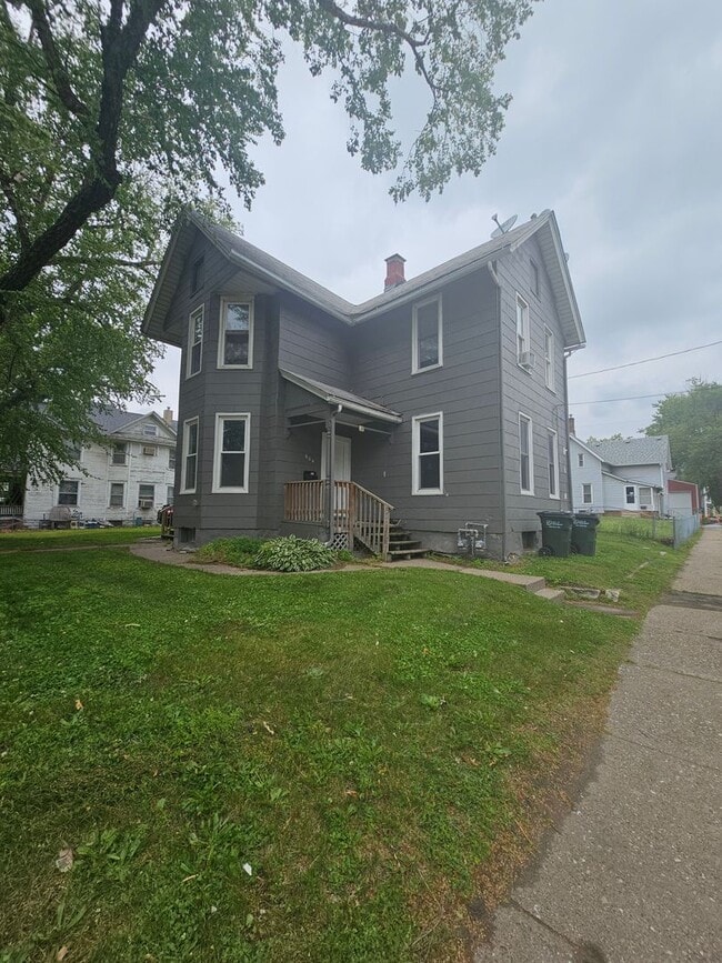 Building Photo - 604 Fillmore St