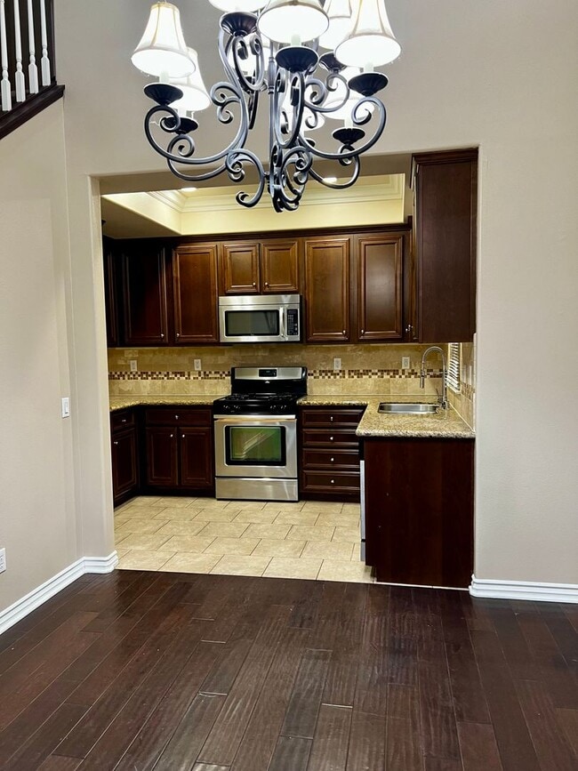 Foto del edificio - Stunning Home For Rent