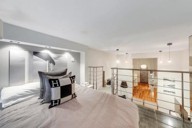 Building Photo - 2 bedroom in New York NY 10003