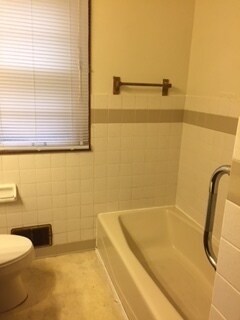 Building Photo - 3 bedroom home available in Rockford