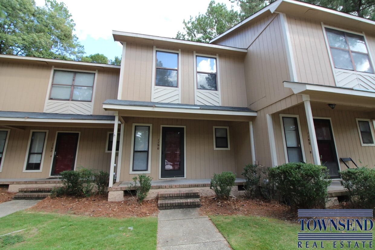Primary Photo - 1190 Wrenwood (Small Pet-Friendly) Availab...