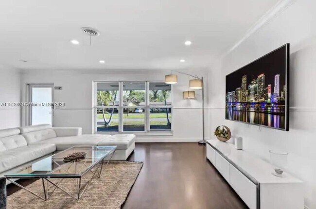 Foto del edificio - 4721 W Park Rd