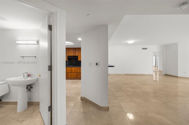 Building Photo - 9559 Collins Ave