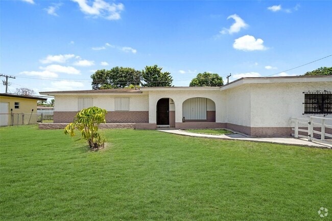 Building Photo - 4260 NW 173rd Dr