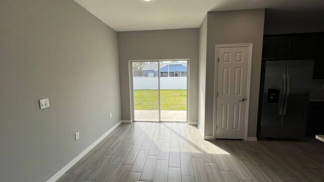 Foto del edificio - Adorable 3 Bedroom / 2 Bathroom Home in Pa...