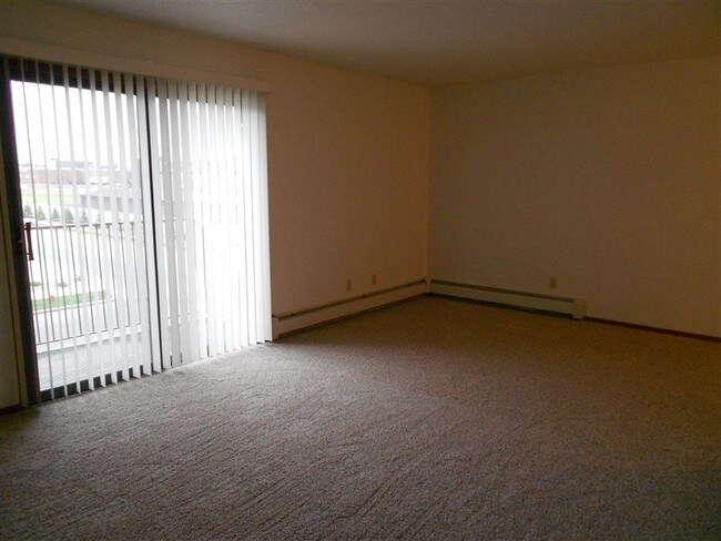 Foto del edificio - 2 br, 1 bath  - 2738 Gateway Ave #2