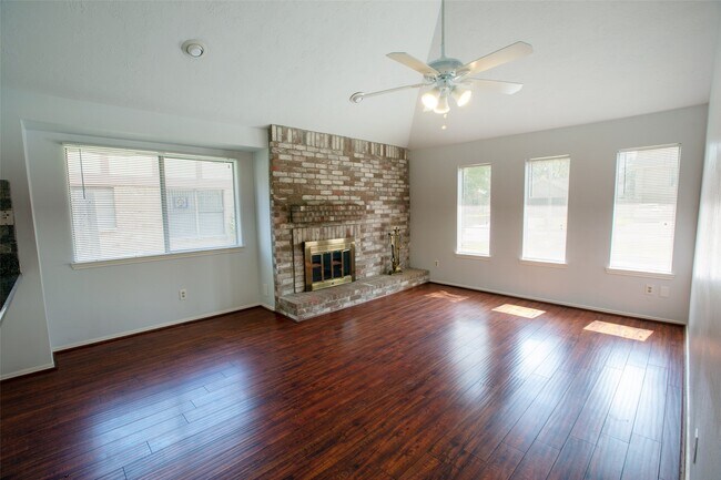 Foto del edificio - 415 Abbott Cir