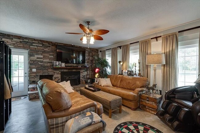 Building Photo - COMPLETELY FURNISHED EXECUTIVE RENTAL