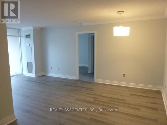 Building Photo - 880 Grandview Way
