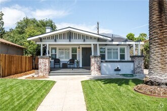 Building Photo - 725 Wildrose Ave