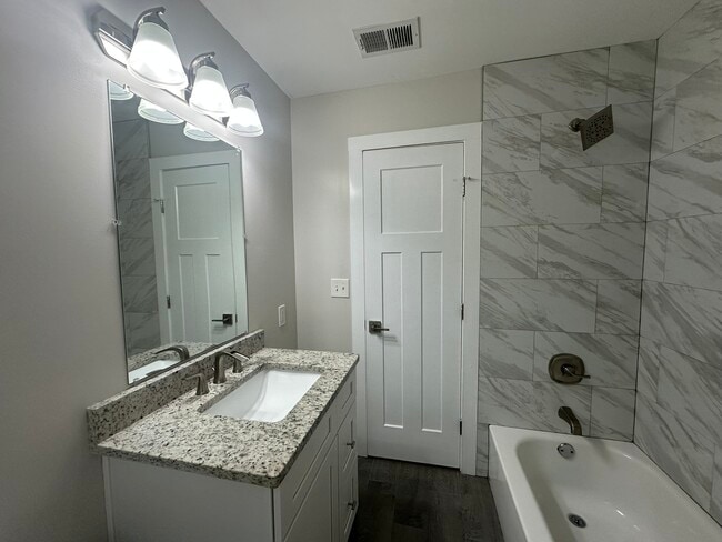 Foto del edificio - 569 Woods Dr NW