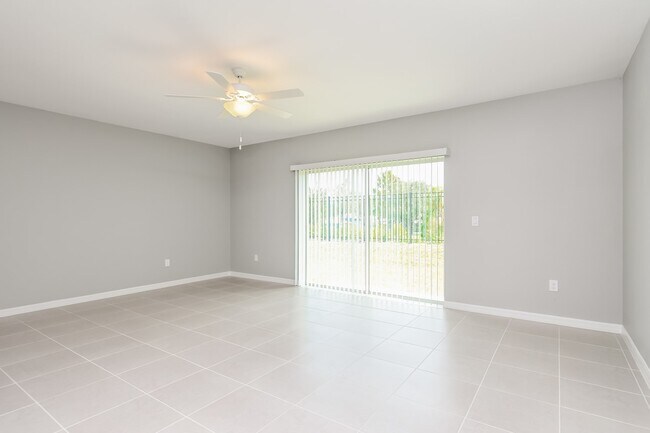 Foto del edificio - 109 Royal Fern Dr