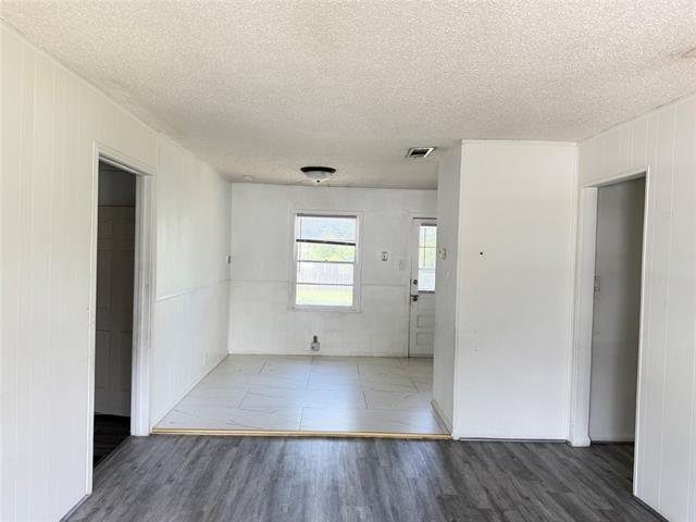 Building Photo - 1109 E Inwood Dr