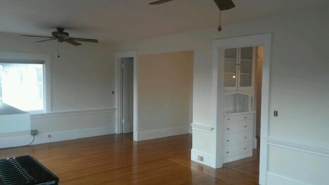 lv - 419 Merritt Ave