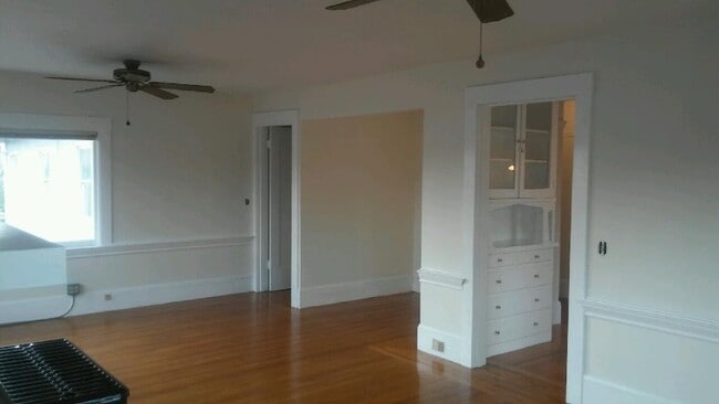 lv - 419 Merritt Ave