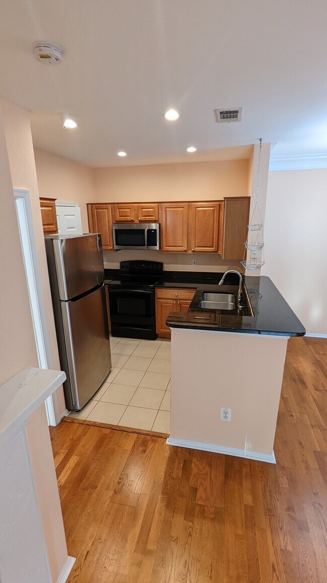 Foto del edificio - 1570 Spring Gate Dr