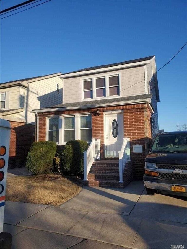 Primary Photo - 31 Jacob St