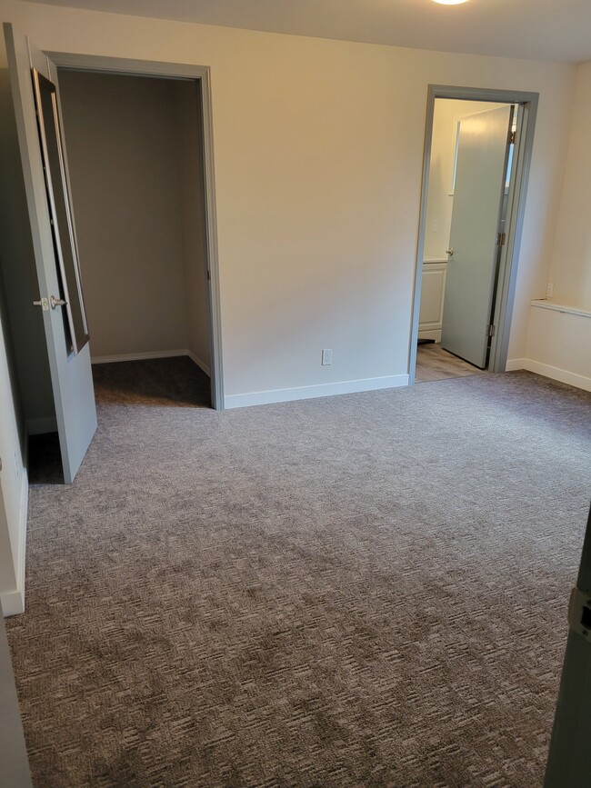 Master Bedroom - 5039 38th Ave SW