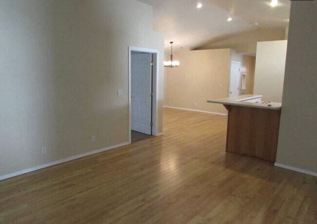 Foto del edificio - 285 Deer Run Rd