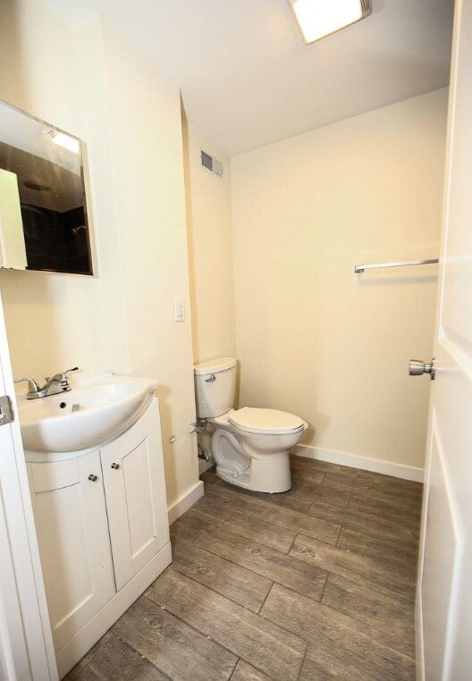 Foto del edificio - 1540 N Willington St