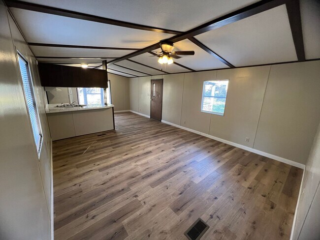 Foto del edificio - Renovated Trailer