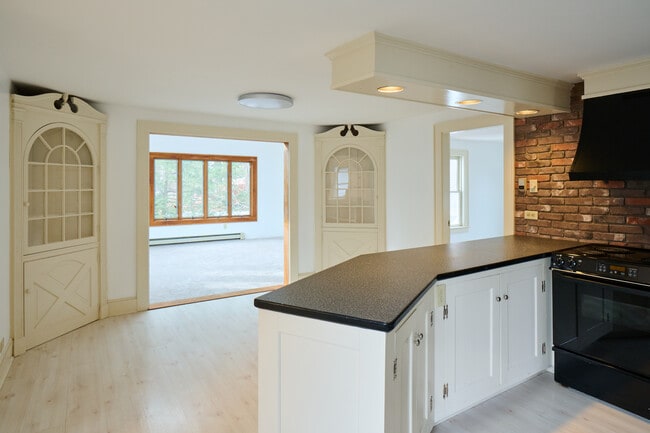 Dining - 710 Coolidge Ave