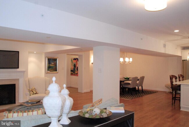 Foto del edificio - 200 Price Ave