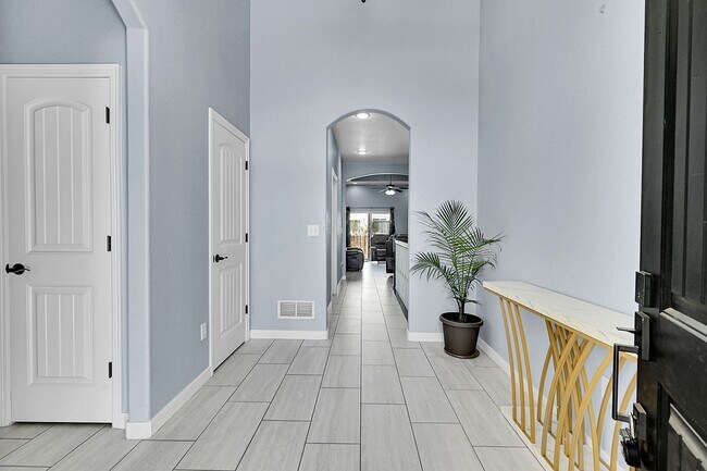 Foto del edificio - 6829 Juniper Ct