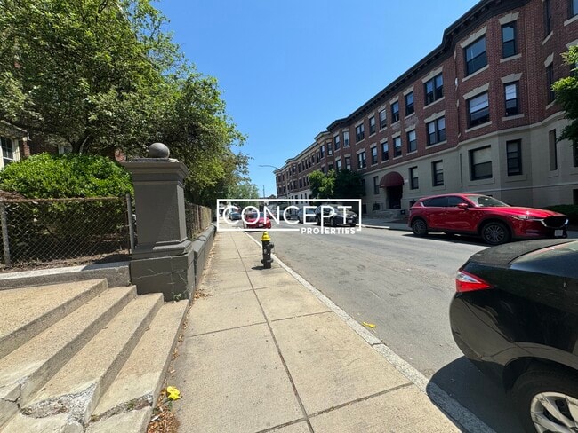 Foto del edificio - 15 Glenville Ave