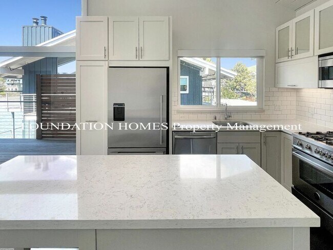 Building Photo - 75 Barbaree Way