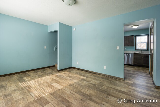 Livingroom2 - 3526 Max Paulsen Dr