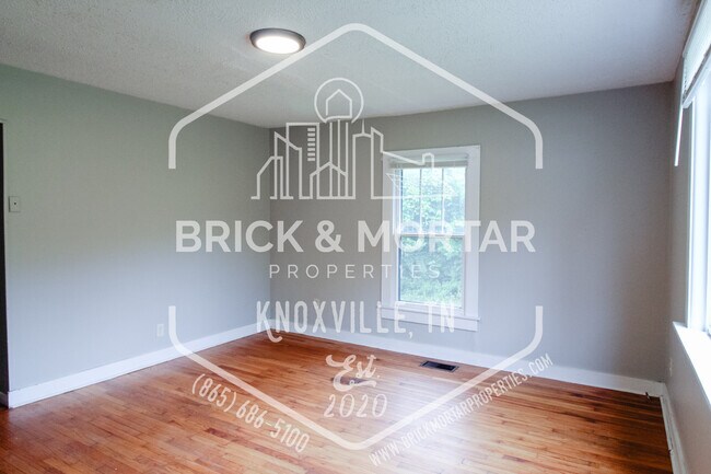 Building Photo - 5121 McNutt Rd