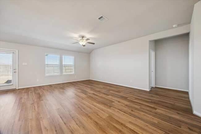 Foto del edificio - 10008 Deussen Ln