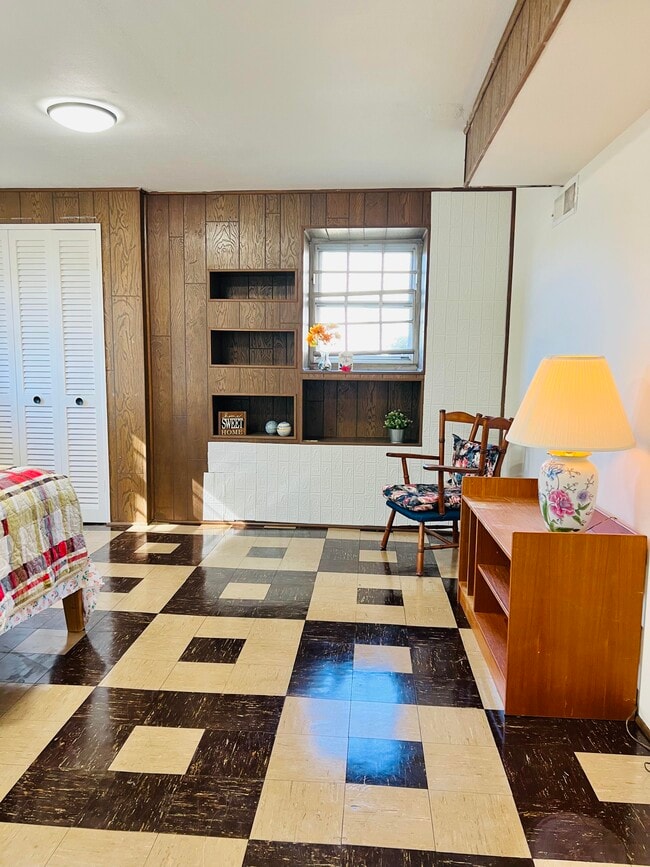 Foto del edificio - 1405 Pleasant Valley Dr