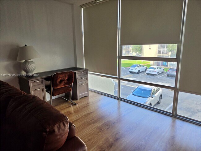Foto del edificio - 501 Three Islands Boulevard