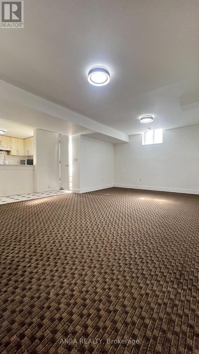 Building Photo - 6 Hillcroft Dr