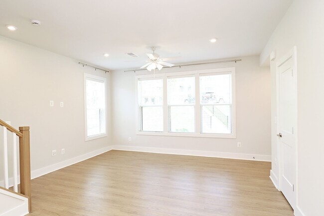 Building Photo - Pet-Friendly Brookhill Commons Townhome-Style Condo