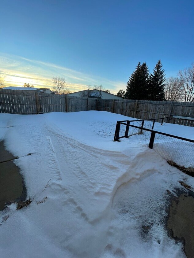 Primary Photo - Lovely, Updated Townhouse