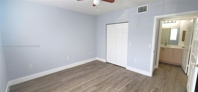 Foto del edificio - 704 Belmont Ln
