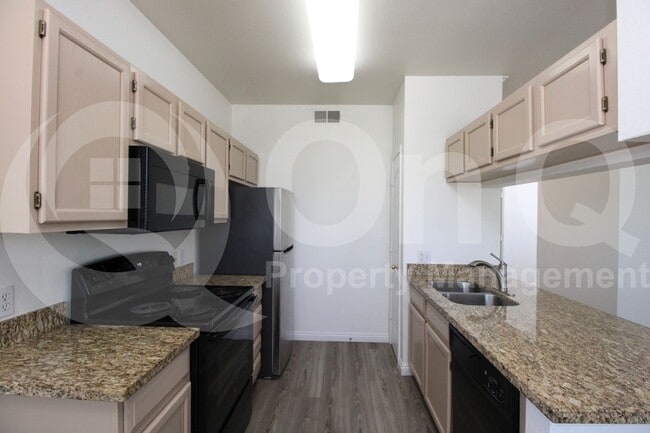 Building Photo - 16013 S Desert Foothills Pkwy
