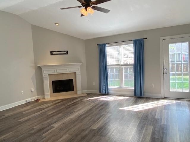 Building Photo - 1041 Foxglove St