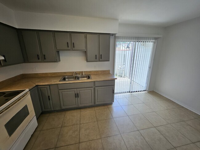 Building Photo - 4008 Dolomite St