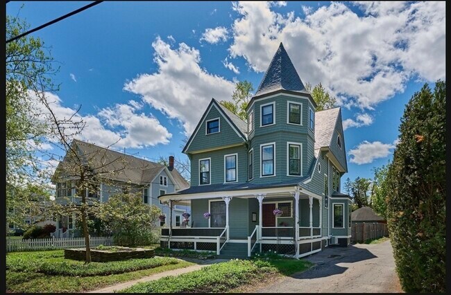 Foto del edificio - 296 Elm St