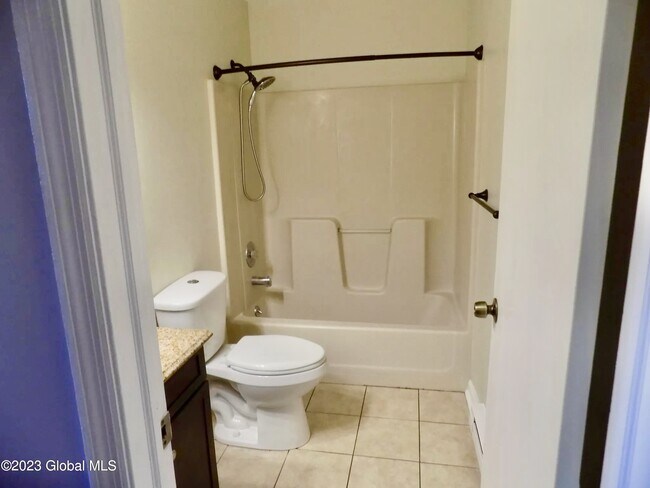 Bathroom - 58 Emmett St