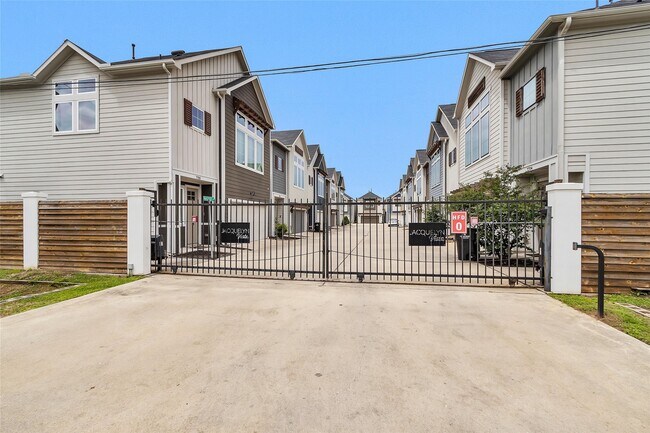 Foto del edificio - 7707 Nasser Ln