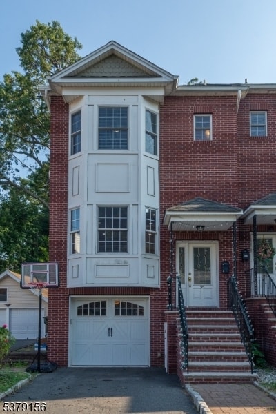 Building Photo - 95 Conover Ave