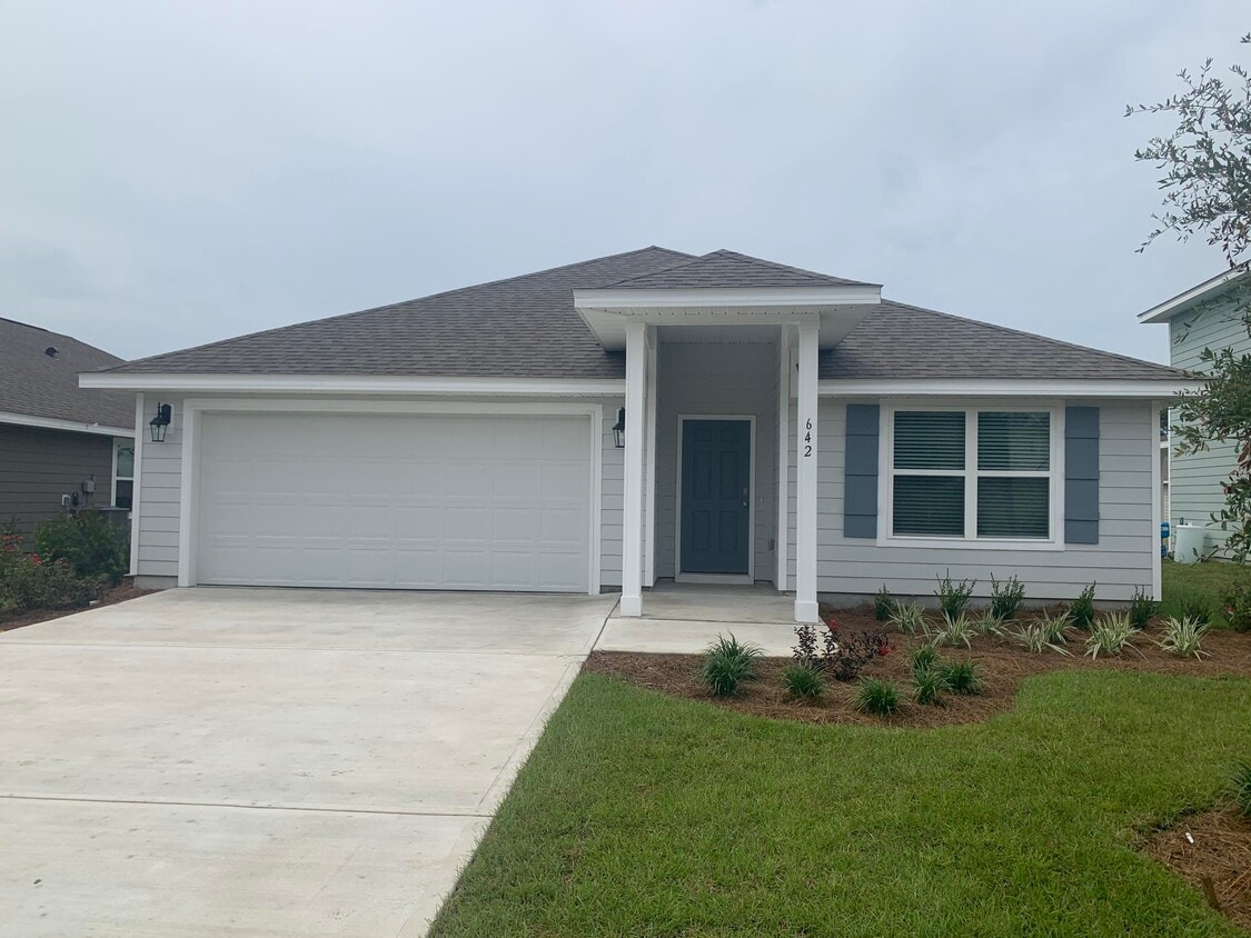 6 Earl Godwin Rd, Freeport, FL 32439 House for Rent in Freeport, FL