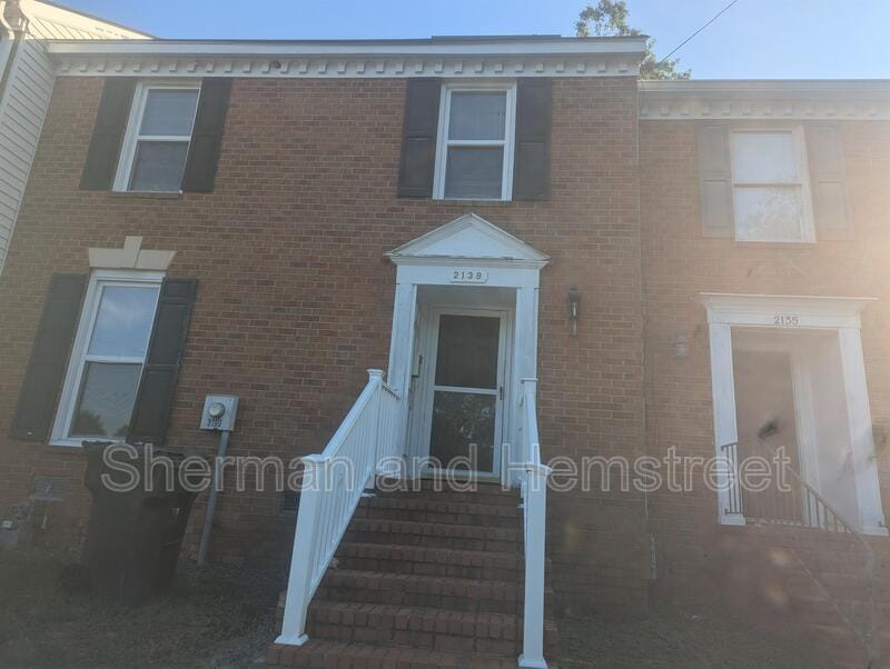 Primary Photo - 2139 Holt St