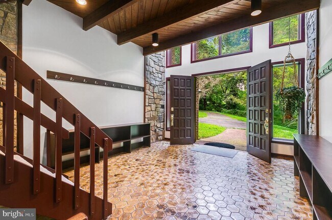 Foto del edificio - 8823 Brook Rd